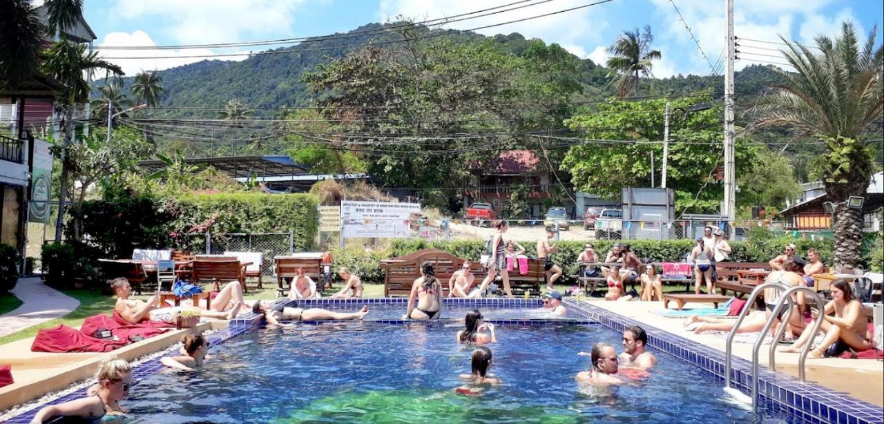 Wet! A Pool Party Hostel By Wild & Wandering 핫 린 외부 사진