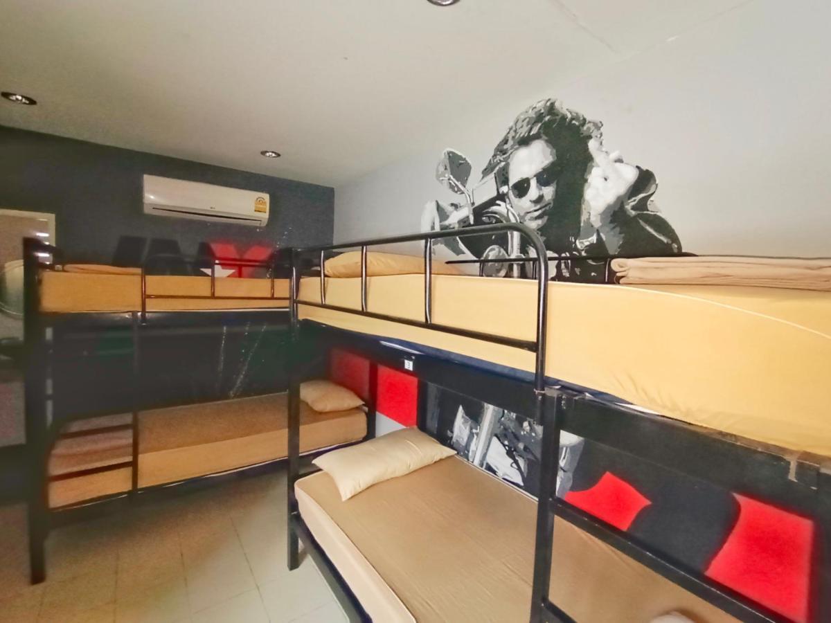 Wet! A Pool Party Hostel By Wild & Wandering 핫 린 외부 사진