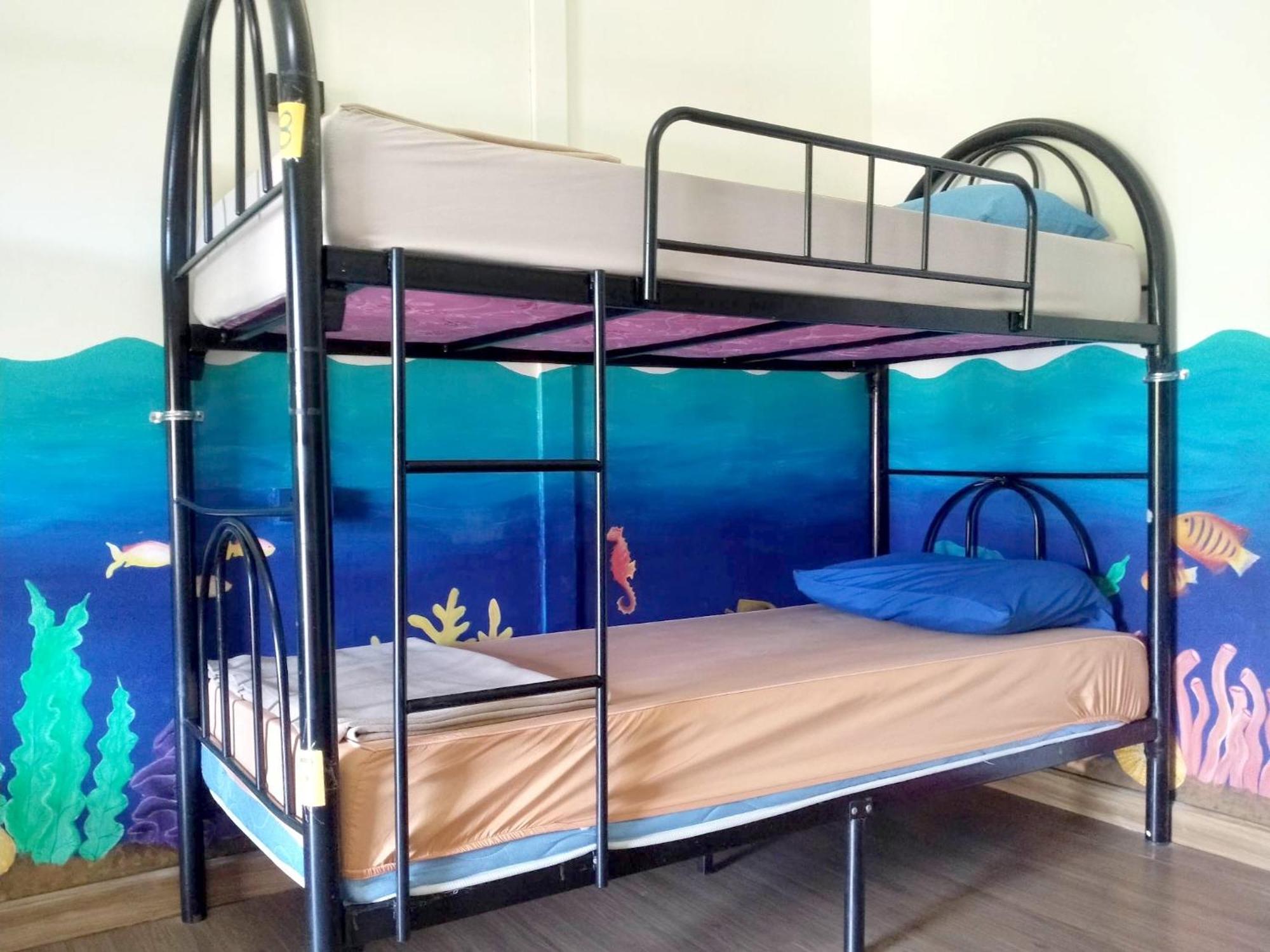 Wet! A Pool Party Hostel By Wild & Wandering 핫 린 외부 사진